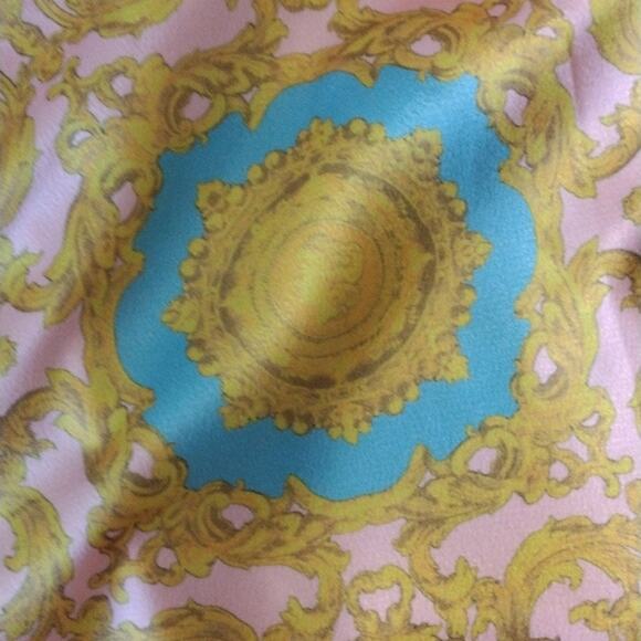 Italian Designer Style Silky Baggy Shorts Size Small Pink Yellow Baroque Italy - Picture 3 of 13